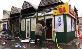 Четыре торговых павильона пострадали в результате пожара в Петропавловске.