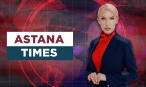 Огни новогодних ёлок одновременно зажгли во всех районах Алматы.