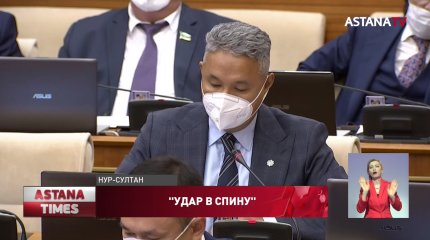 "Удар в спину": депутаты требуют вернуть медикам "ковидные" выплаты