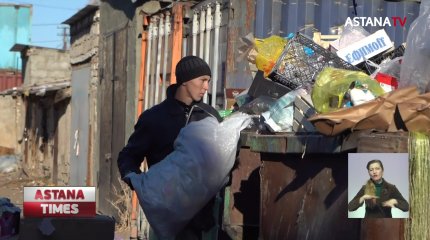 Стихийную свалку устроили во дворе жилого дома в Уральске