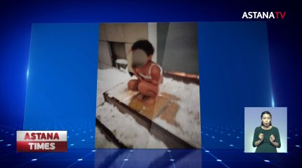 Елордалық әйел баласын киімсіз қардың үстіне отырғызып қойған