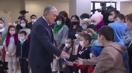Мемлекет басшысы Ана мен бала ұлттық ғылыми орталығына барды