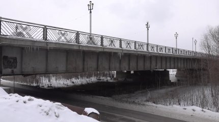 17-летний парень спрыгнул с моста и чудом выжил в Усть-Каменогорске