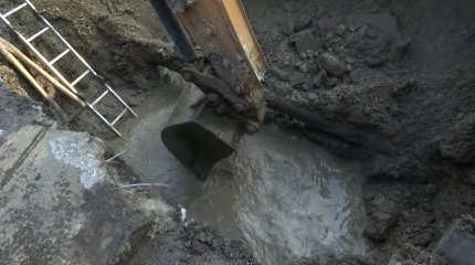 Алматыда су құбыры жарылып, 80 көпқабатты үй суық сусыз қалды