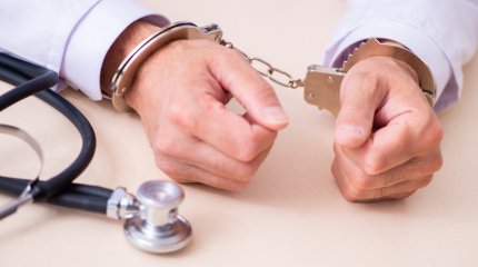 Врачи-уголовники. Правонарушений в медицине стало больше