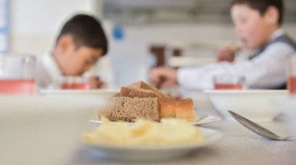 «Дают помои»: родители уральских школьников жалуются на питание