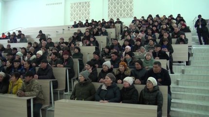 Жамбылдағы жоғарғы оқу орнының шаруашылық қызметкерлері жалақының аздығына шағымданды