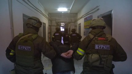 Оформляли товарные кредиты на казахстанцев: интернет-мошенников задержали в ВКО