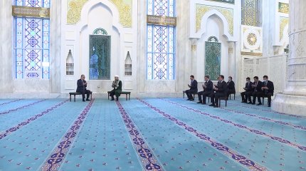 К.Токаев почтил память жертв трагического января