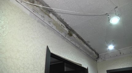 Дом с трещинами в Павлодаре: жильцов экстренно выселяют из аварийного жилья