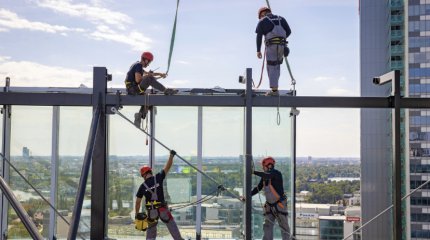 Строительные альпинисты разбились в Астане