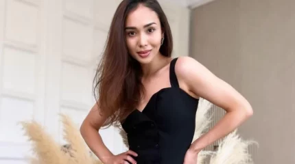 "Ер адаммен жанжалдасқым келмейді": Әнші Сара Амангелді күйеуінің өтінішімен өнерден бас тартуға дайын екенін айтты