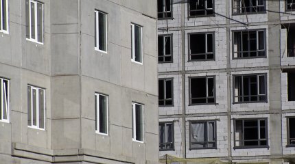 Третий альпинист скончался в больнице после падения со строящегося ЖК в Астане