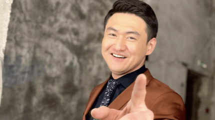 «Ұлы дала баласы ұлы даланы сыпыруда»: Төреғали Төреәлі сот үкімін орындап жүрген видеосын жариялады