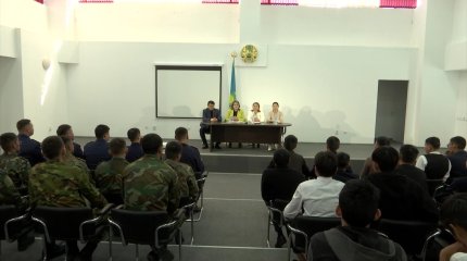 Члены партии «AMANAT» поздравили пожарных в Алматы