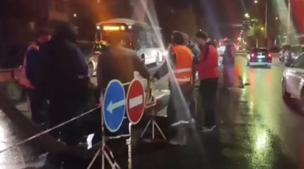 Авария в Петропавловске: нечистоты залили улицы и жилые дома