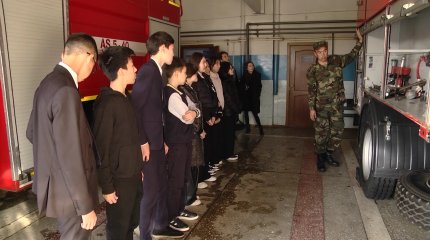Активисты "Жастар Рухы" организовали для школьников экскурсию в пожарные части