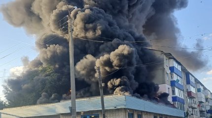 Пожар в школе искусств Уральска поднял на ноги всех спасателей города