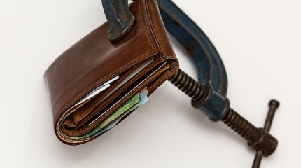 1,7 млн казахстанцев не могут оплачивать свои кредиты