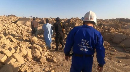 «Балалар қираған үйдің жанында ақ мата төсеп, соның үстінде ұйықтауға әзірленіп жатыр»,- қазақстандық құтқарушылар