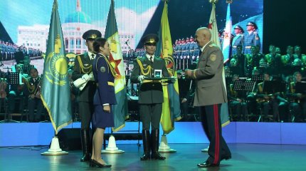 За успехи в военном деле наградили военнослужащих Казахстана