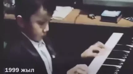 "Періште "әумин" деген екен". Халық әртісі атанған Димаш Құдайберген бала кездегі ерекше видеосын бөлісті