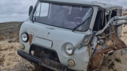 Атырау облысында жүргізуші қарсы бағыттағы көлікке соғылып, бір адам қаза тапты