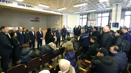 Токаев встретился с семьями и родственниками горняков, погибших в результате трагедии