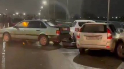 Из-за снега и гололеда столкнулись 12 машин в Актобе