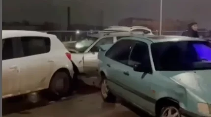 Ақтөбеде көктайғақ салдарынан 12 көлік соқтығысты