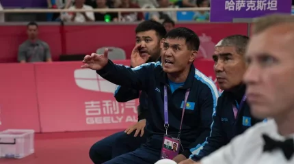 "Жеңісті бермеді": Мырзағали Айтжанов Асланбек Шымбергеновтың жекпе-жегіне пікір білдірді