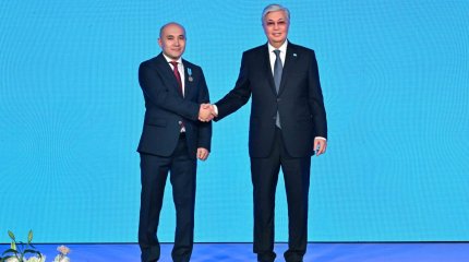 Токаев наградил нефтяников в честь 30-летия «Шелл» в Казахстане