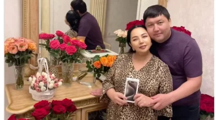 Алтынай Жорабаева күйеуі сыйлаған қымбат сыйлықтарын көрсетті