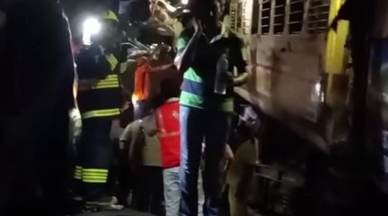 13 человек погибли в результате столкновения поездов в Индии