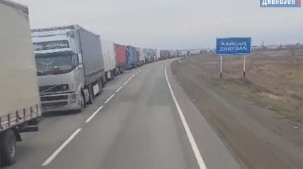 Дальнобойщики жалуются на очереди на казахстанско-российской границе