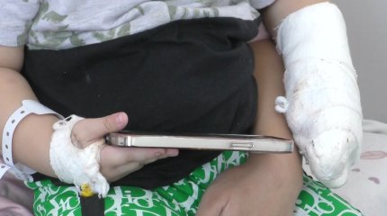 Сырғанақта ойнаймын деп саусағынан айырыла жаздады