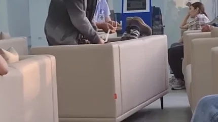 "Қазақтелекомның" бөлімшесінде тәртіп бұзған азаматты күзетші скотчпен орап тастаған