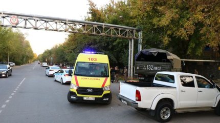 17-летний мопедист погиб под колёсами военного КамАЗа в Алматы