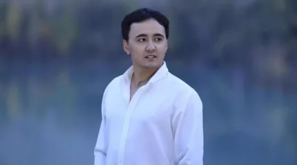 "Менің досым" әнін орындайтын жас әнші хиттен соң өмірі 180 градусқа өзгергенін айтты