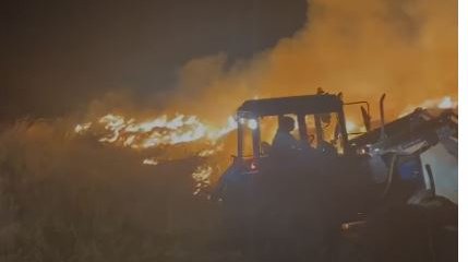 Два дня в Восточном Казахстане горели десятки тонн сена