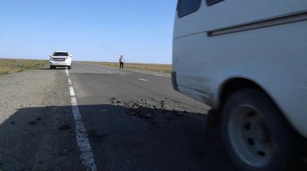 Дорогу за четыре миллиарда тенге разбили еще на этапе ремонта в ЗКО