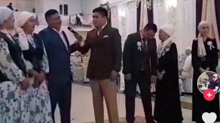 Тик-токта екі әйелден алған қос құданың видеосы қызу талқыланып жатыр