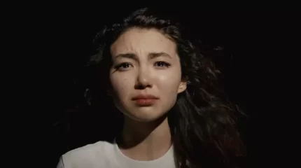 "Демім жетпейді, жібер". Танымал актриса зорлық құрбаны болғанын айтты