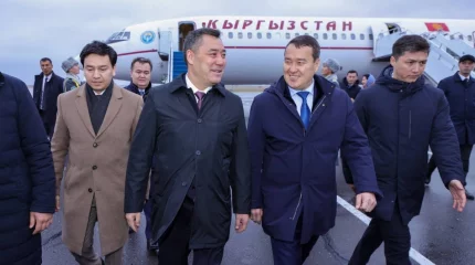 Смайылов Садыр Жапаровты қарсы алды