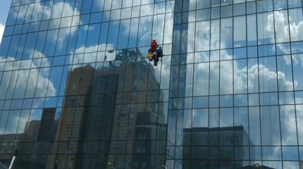 "3-қабаттан құлап, өлімнен аман қалдым", - альпинист