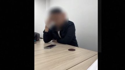 Полицейские показали как мошенник обманывает жителей по телефону