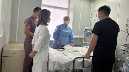 Шымкентец выкинул годовалого племянника с 4 этажа: малыш скончался в больнице