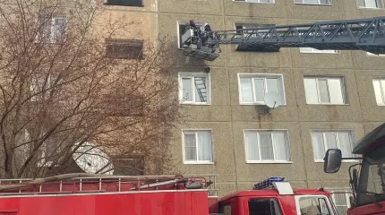 Өскеменде өртенген үйден 2 адам құтқарылды