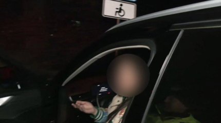 Пьяная автоледи хотела избежать ареста и предоставила суду фиктивную справку о беременности в Талдыкоргане