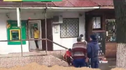 Жительница Уральска погибла из-за упавшего на голову кирпича